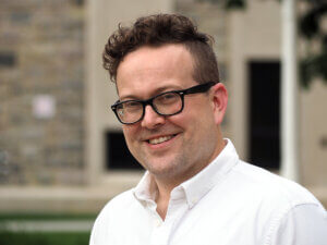 headshot of Lee Vinsel 